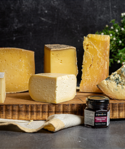 6 Frações de Queijos Artesanais Brasileiros de Leite Crú (total de 730g de Queijo)