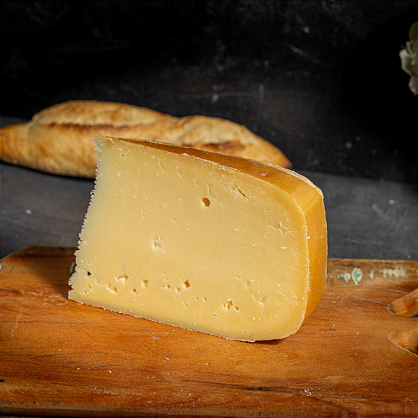 Lá de Madre - 12 meses de maturação - Queijo Artesanal de Leite Crú - fração 250g